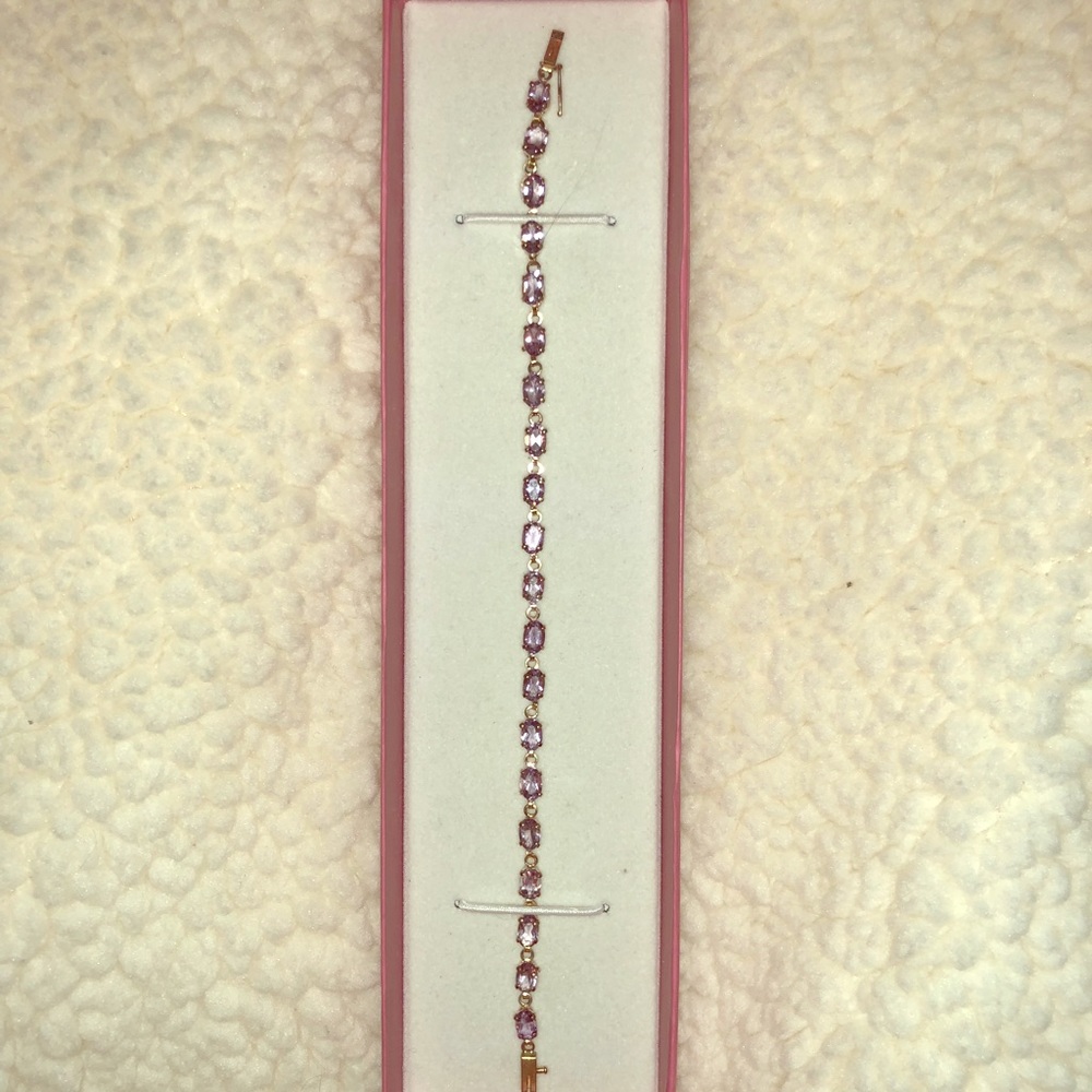 Amythst bracelet set in 10k gold